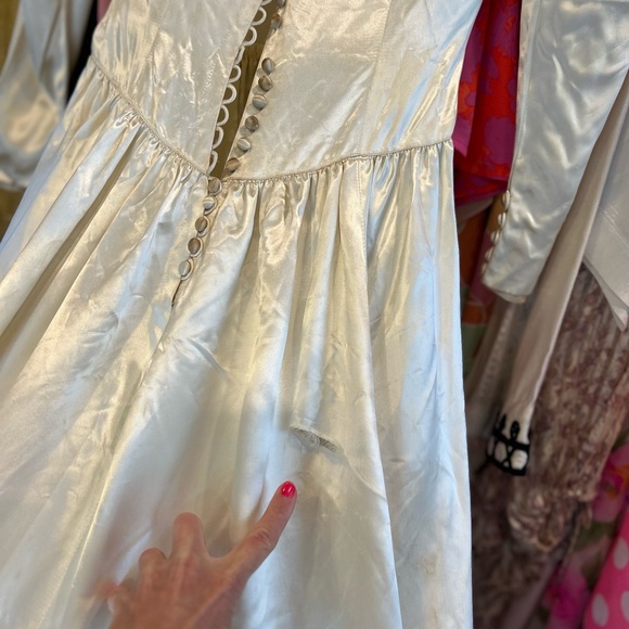 Antique 1930s Wedding Gown - Picture 15 of 17